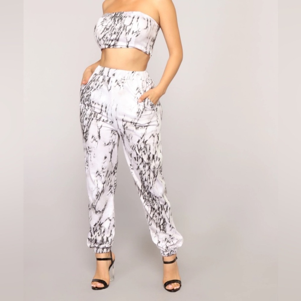 🔥NWT🔥Hot & Delicious Marble Set-Large - Picture 2 of 6